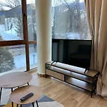 Pine Tree - Charming 아파트