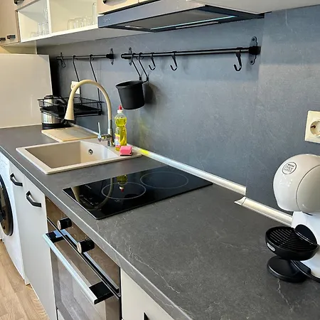 Pine Tree - Charming *