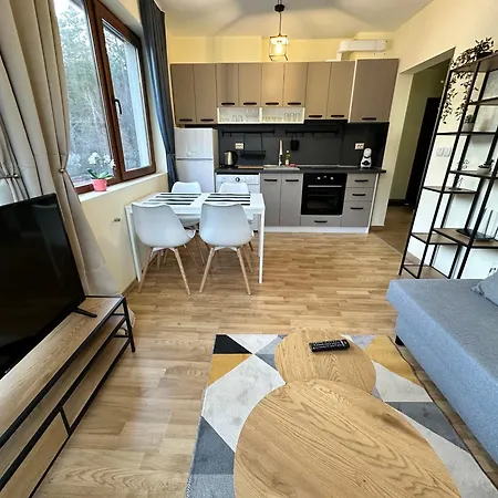 Pine Tree - Charming