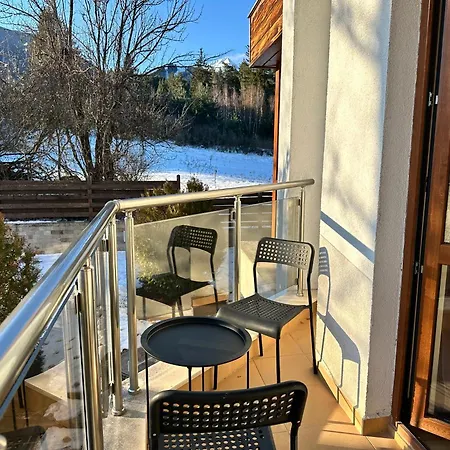 Pine Tree - Charming