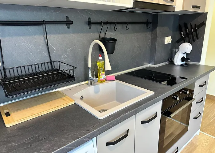 Pine Tree - Charming Апартамент