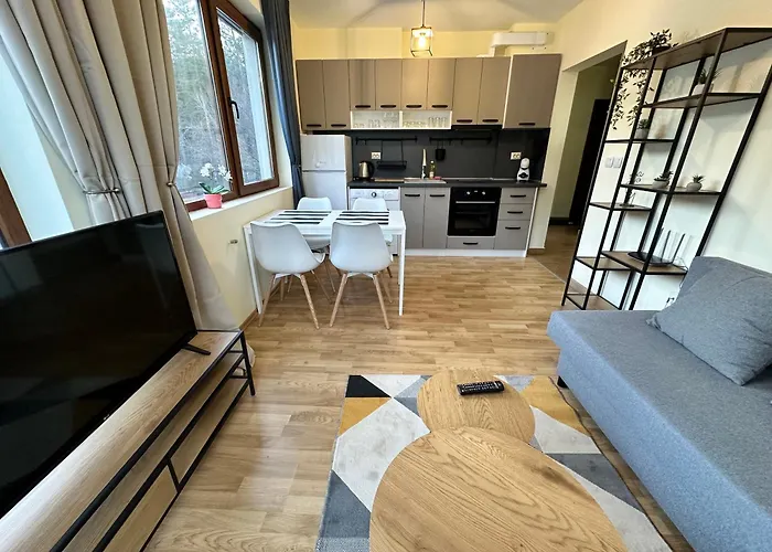 Pine Tree - Charming